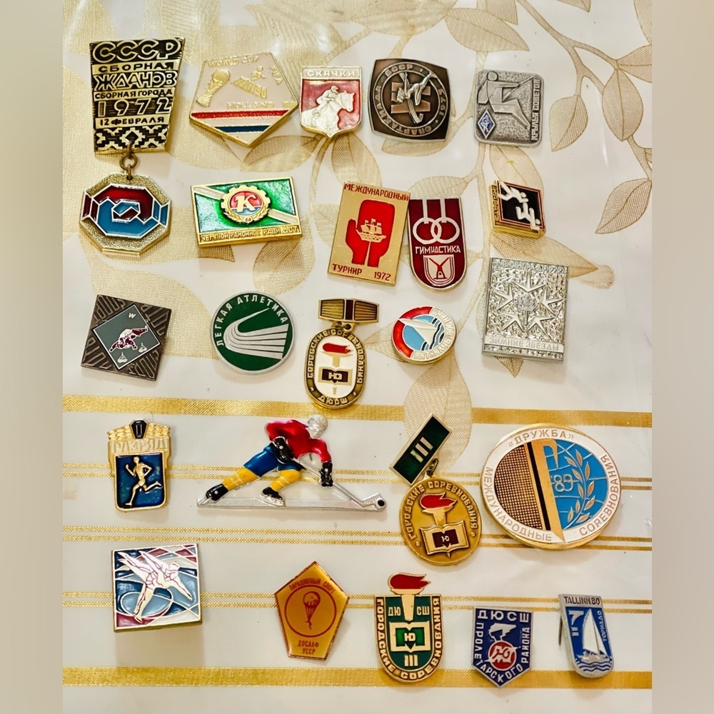 Lot Of 22 VTG Soviet-era pins badges Sport clubs competitions. USSR